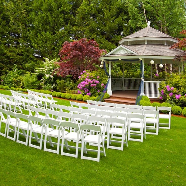 los baños de renta para fiestas ofrecen una variedad de baños portátiles y remolques con diferentes comodidades